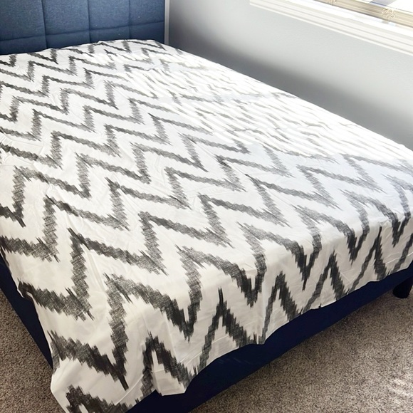 Two Twins Duvet Chevron-motif bedding from Dwell, West Elm - Picture 5 of 15
